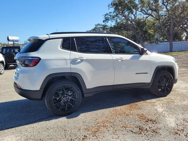 New 2026 Bright White Clear-Coat Exterior Paint Jeep Latitude image 7