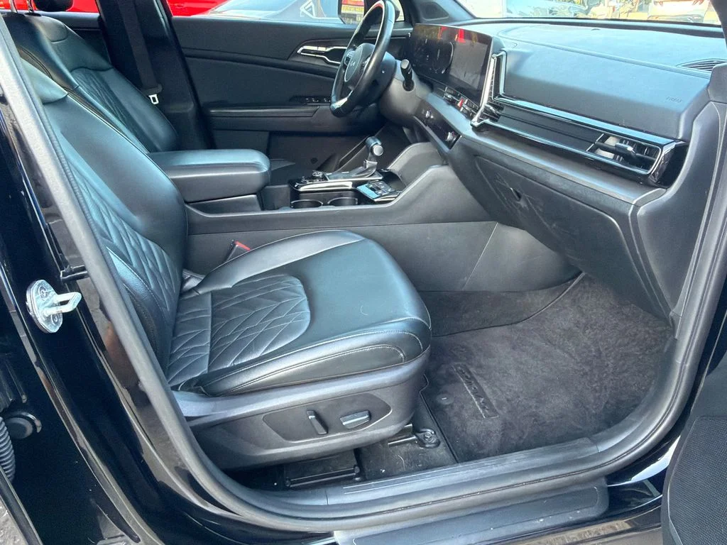 Used 2023 Black Kia X-Pro Prestige image 13