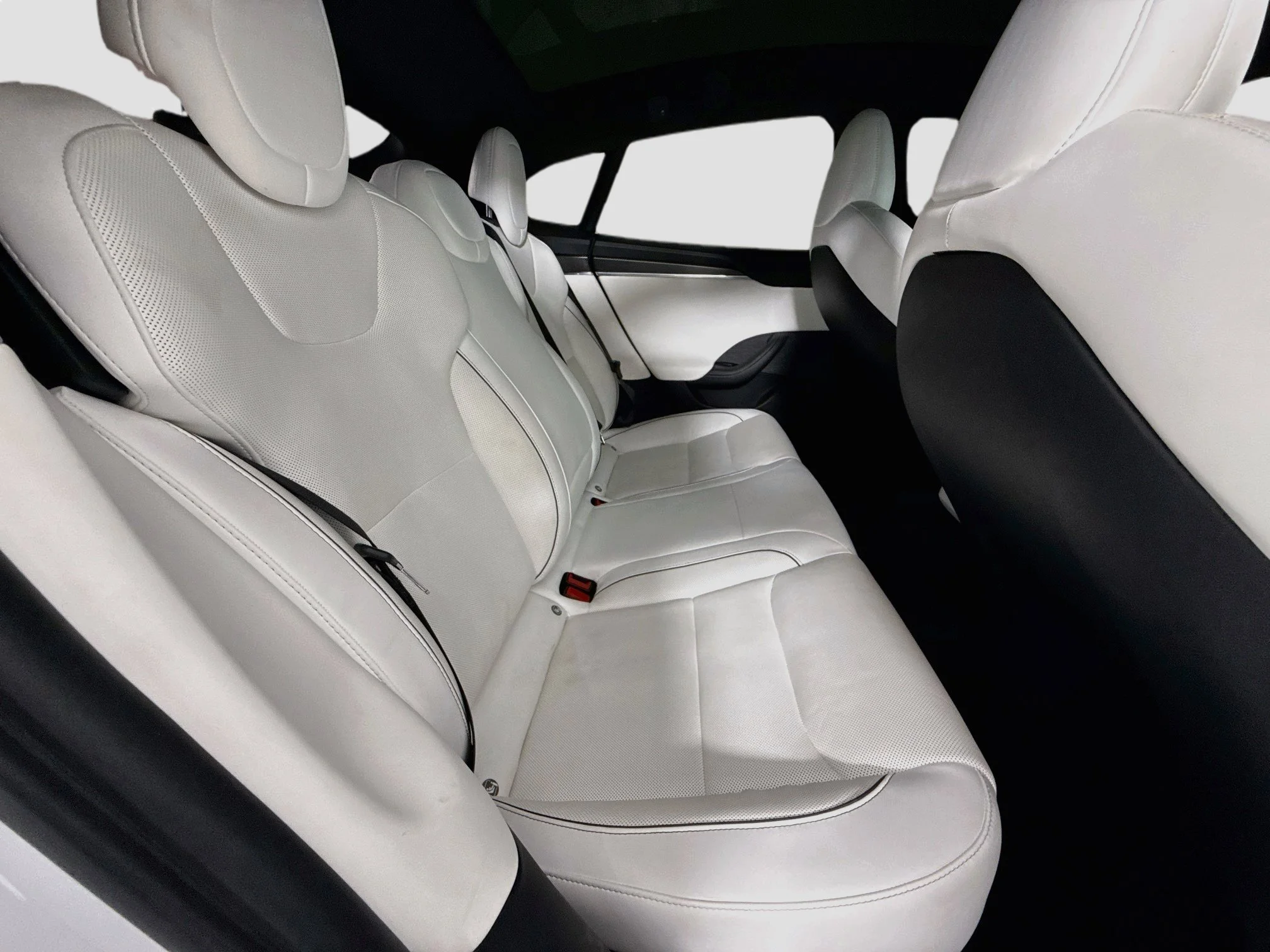 Used 2022  Tesla Plaid image 30