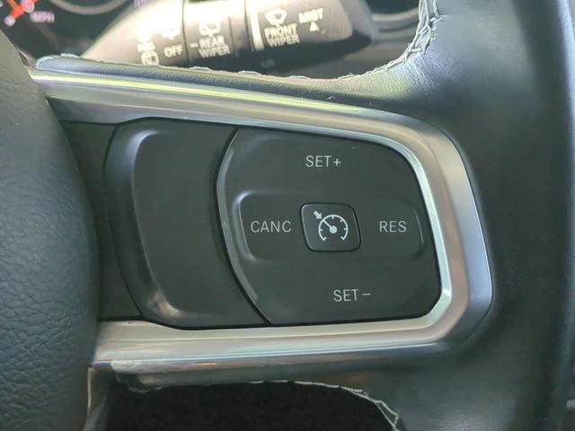 Used 2021 White Jeep Unlimited Sahara image 18