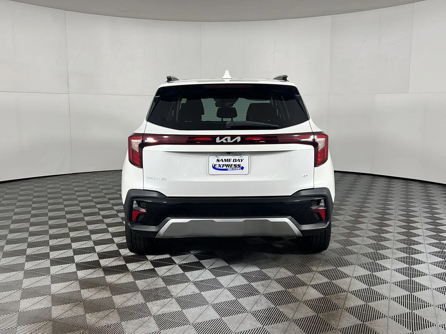 Used 2024  Kia SX image 5