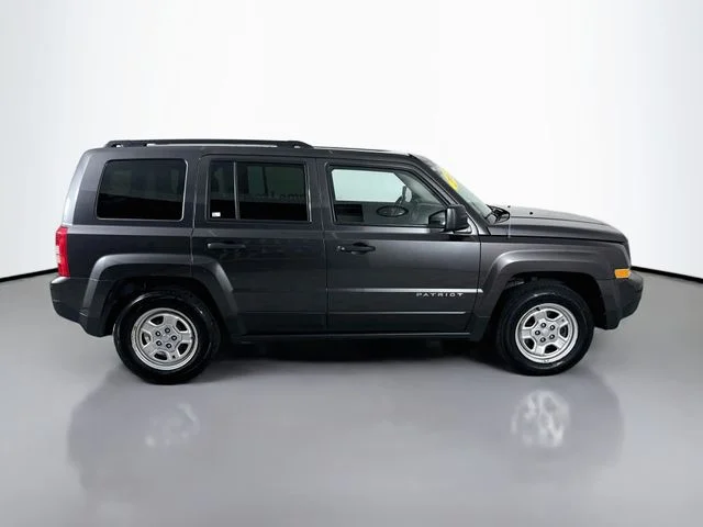 Used 2017 Gray Jeep Sport image 8