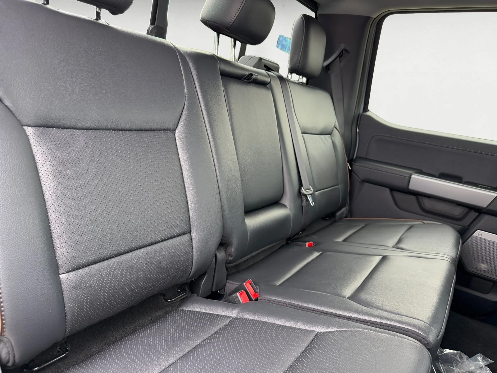 New 2026 Glacier Gray Metallic Tri-Coat Ford LARIAT image 18
