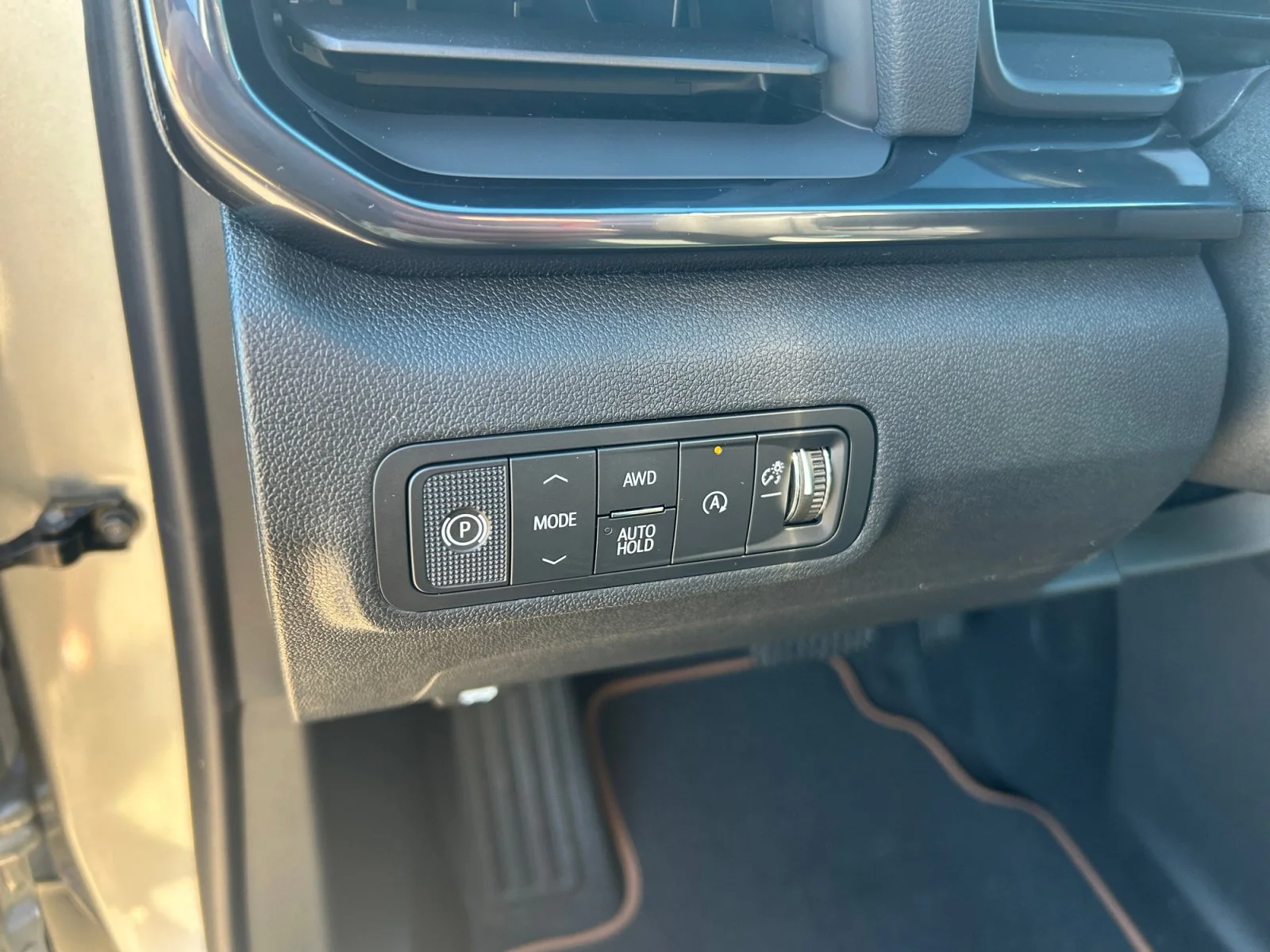 New 2027 Sterling Metallic GMC AWD AT4 image 16