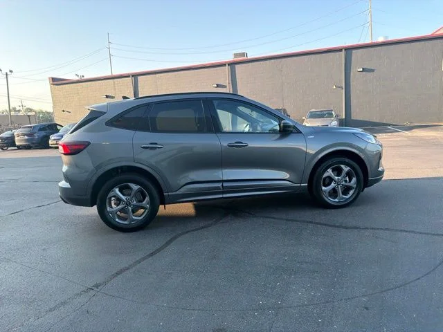 Used 2024 Gray Ford ST-Line image 6