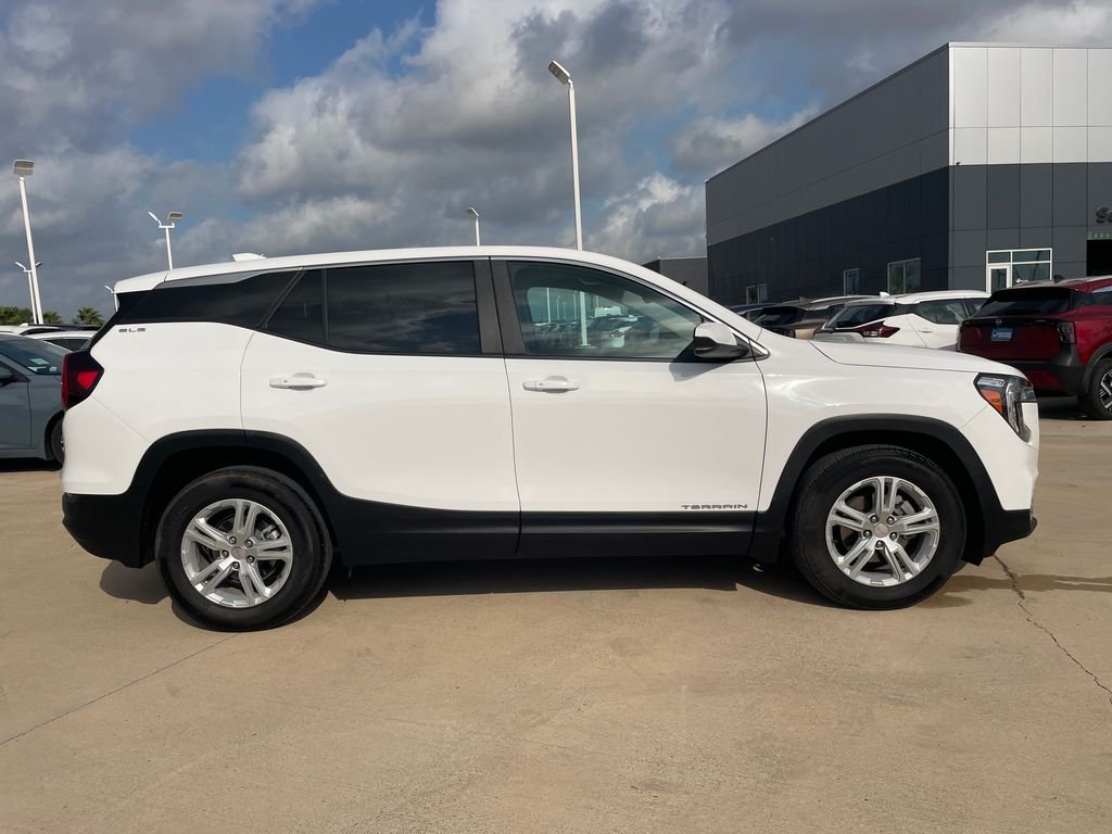 Used 2024 White GMC SLE image 6