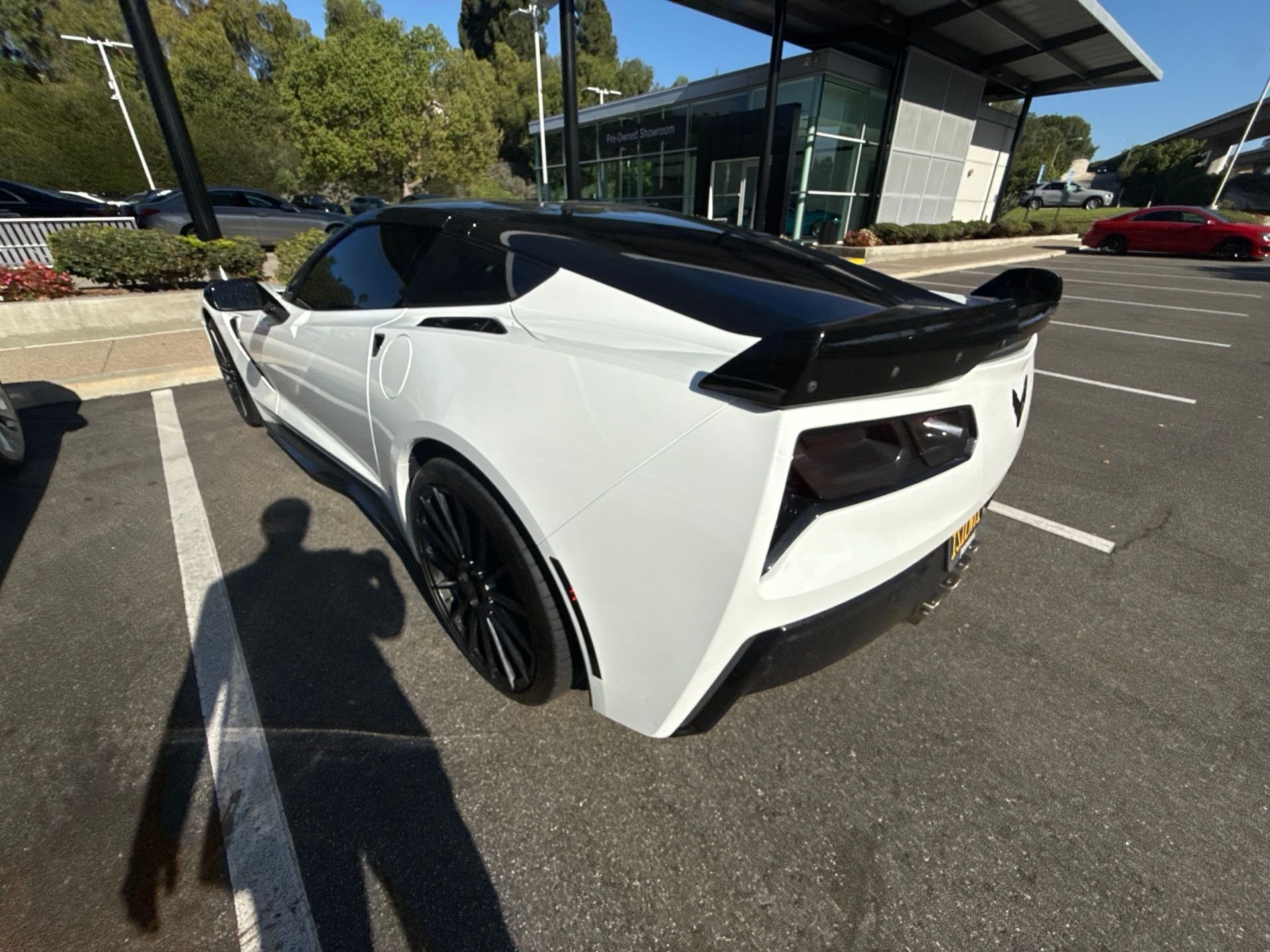Used 2019 White Chevrolet Stingray image 3
