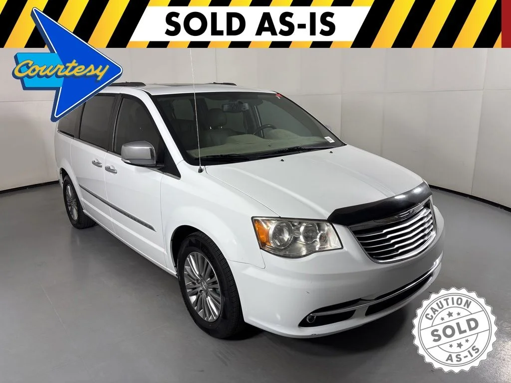 2014 Chrysler Town & Country Touring-L's photo