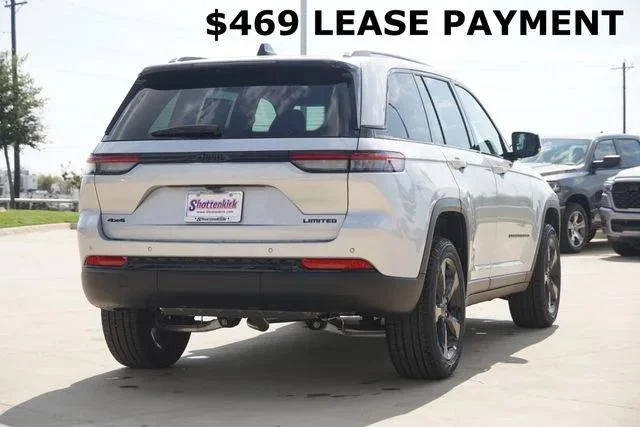 New 2025 Silver Zynith Exterior Paint Jeep Limited image 8
