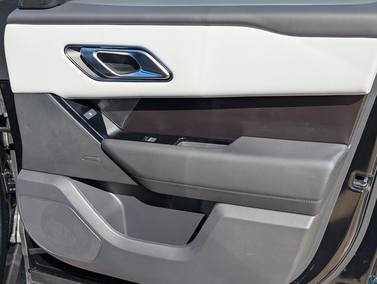 2026 Land Rover Range Rover Velar Dynamic SE - Photo 38