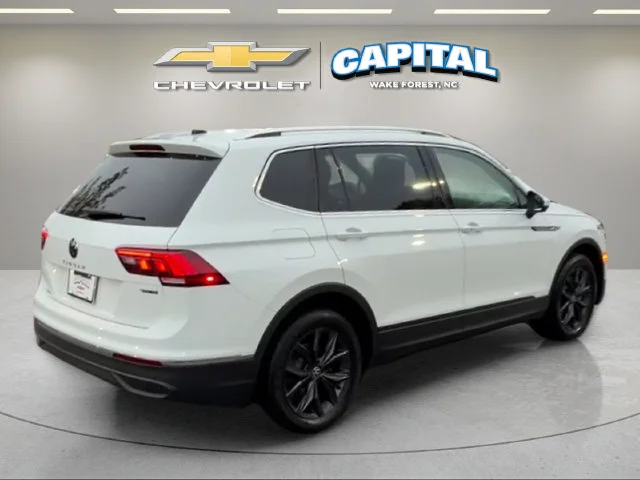 Used 2024  Volkswagen 2.0T SE image 5
