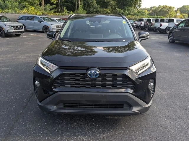 Used 2019 Midnight Black Metallic Toyota XLE image 4