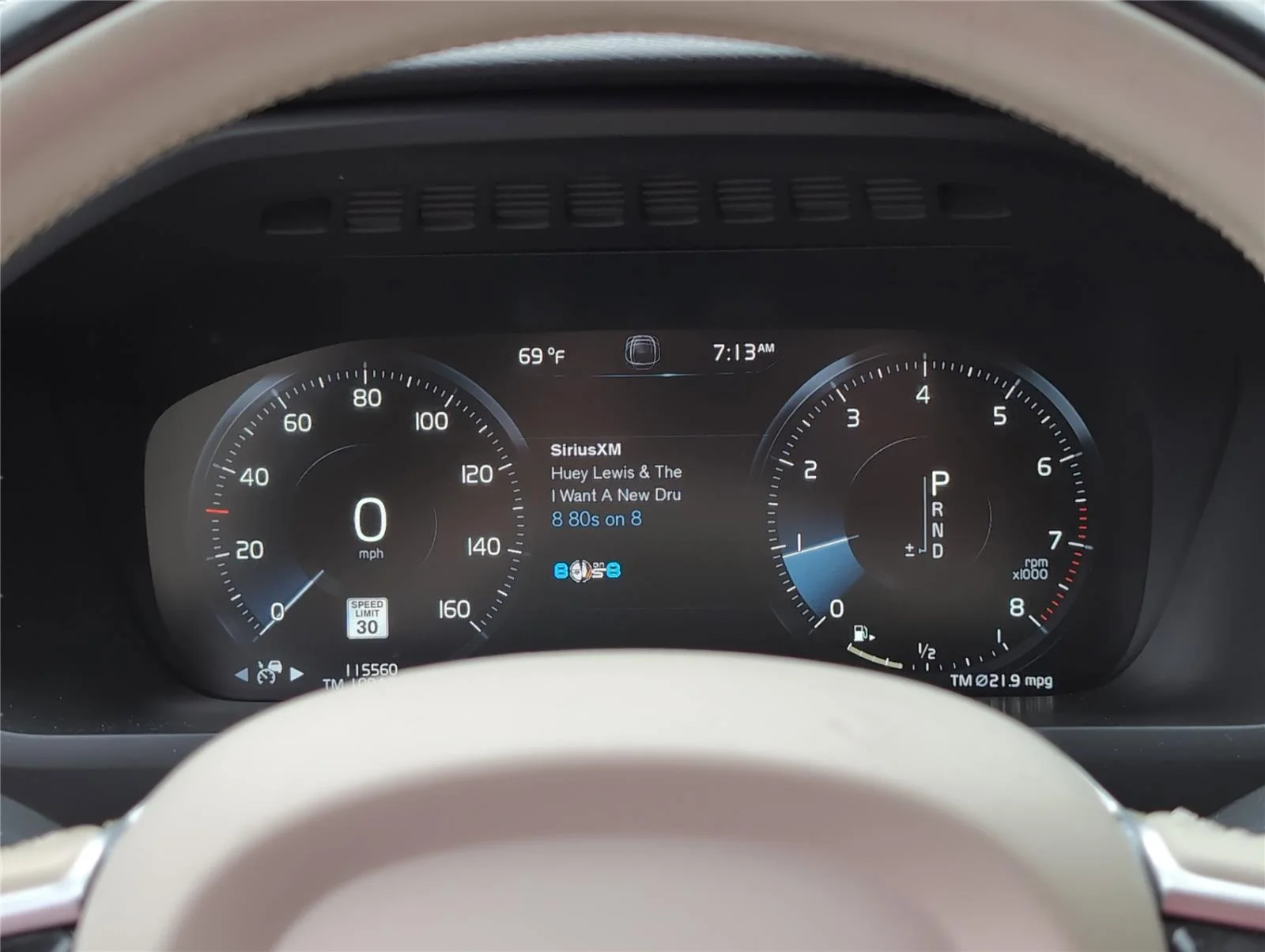 Used 2020 Crystal White Metallic Volvo Momentum image 23