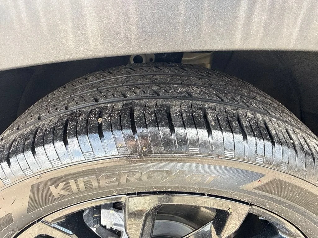 Used 2024 Sterling Metallic GMC SLE image 37