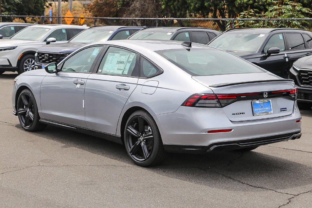 New 2026 Solar Silver Metallic Honda Sport-L image 7