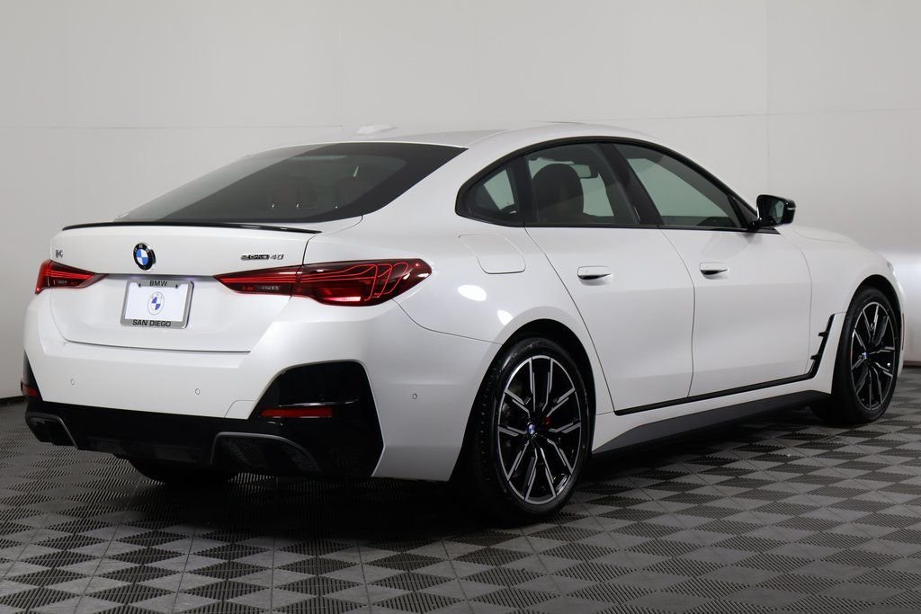 New 2026 Mineral White Metallic BMW eDrive40 image 2