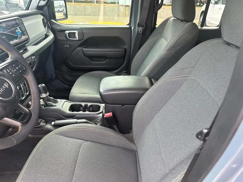Used 2024 Gray Jeep Sport S image 3