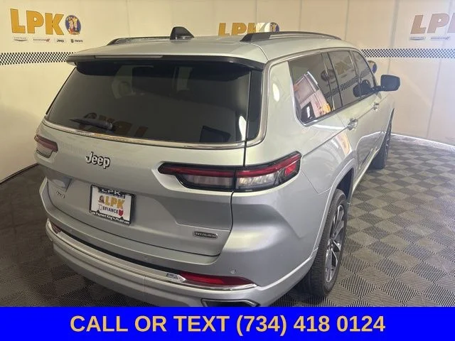 Used 2023 Silver Jeep Overland image 7