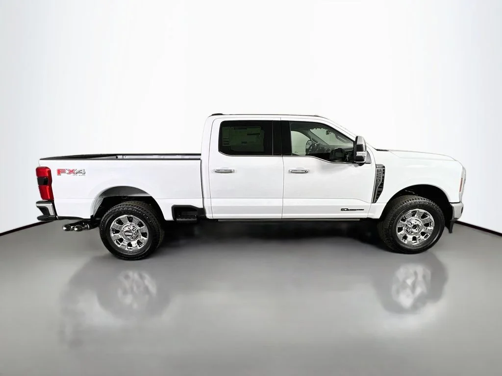 New 2026 Oxford White Ford Lariat image 18