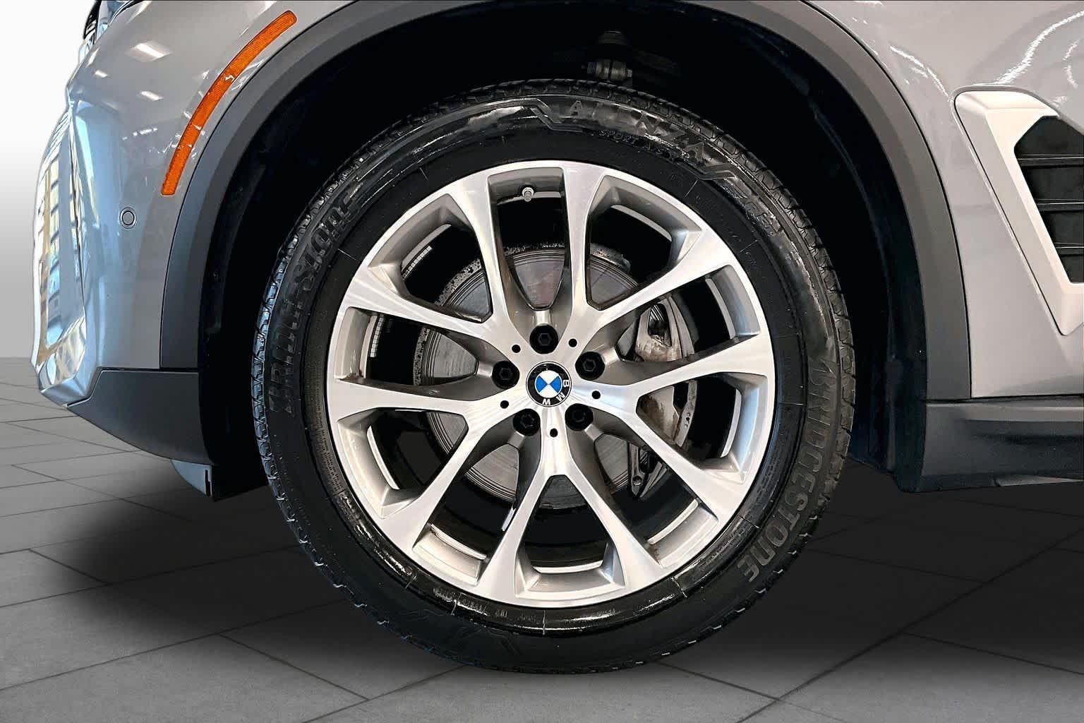 Used 2026  BMW xDrive40i image 11