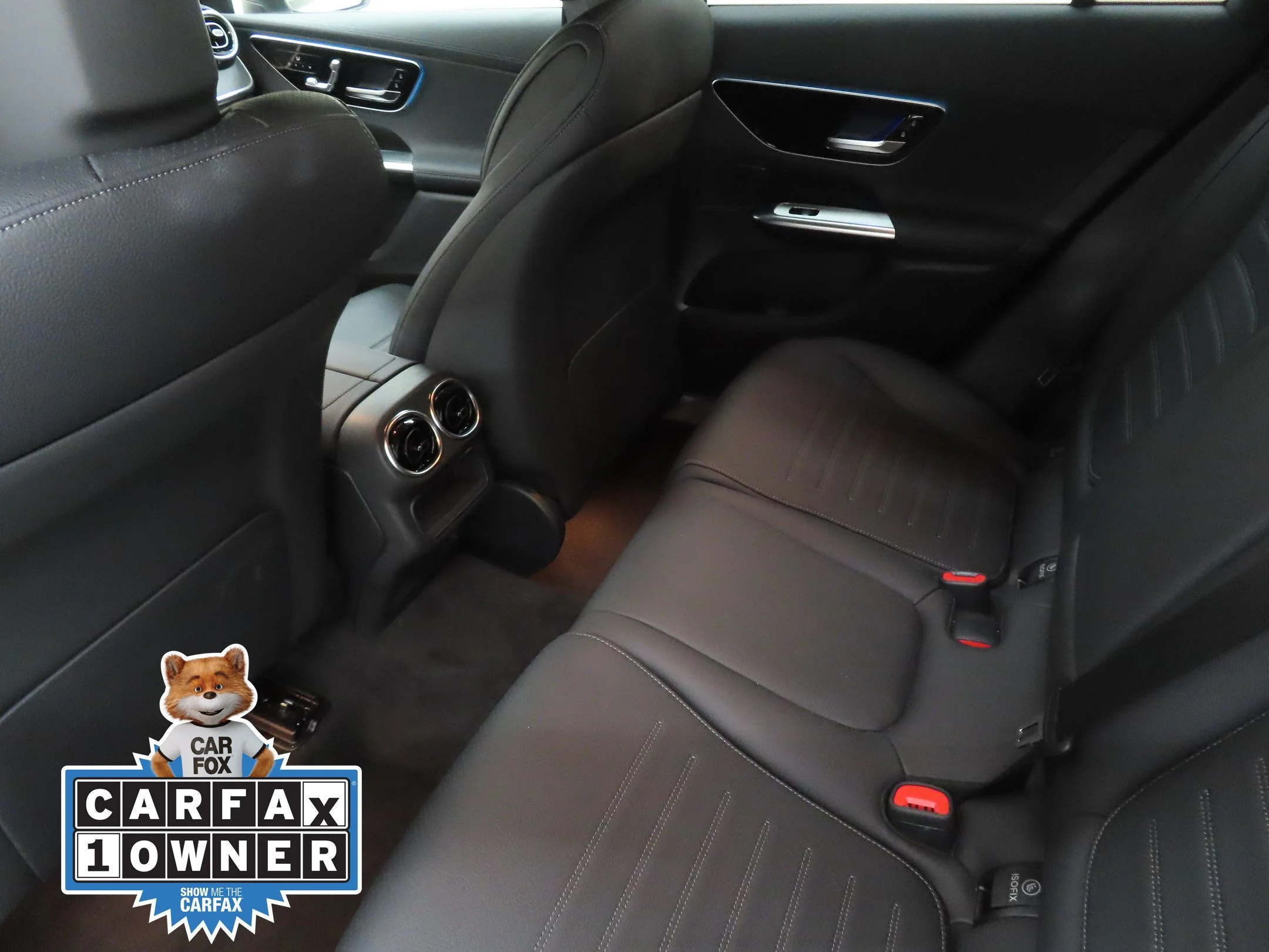Used 2025  Mercedes-Benz GLC 300 image 21
