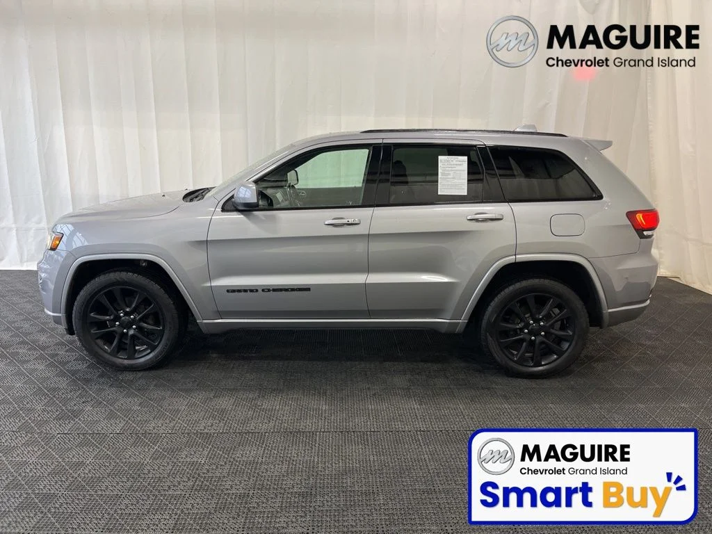 Used 2019 Billet Silver Metallic Clearcoat Jeep Altitude image 31