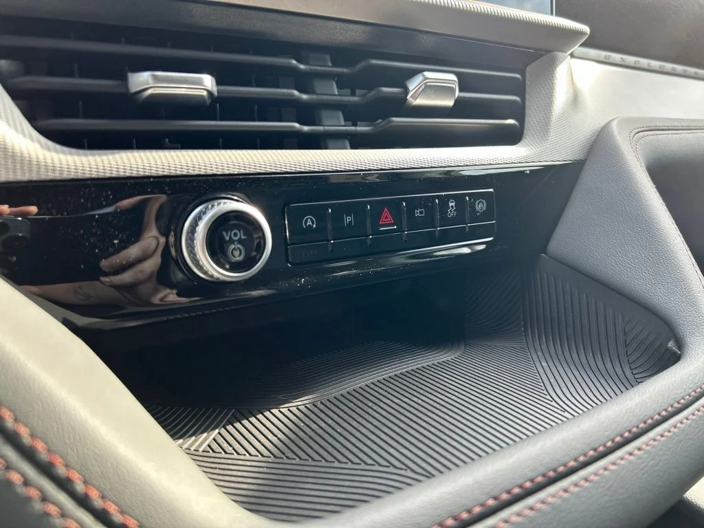 New 2026 Star White Metallic Tri-Coat Ford Active image 27