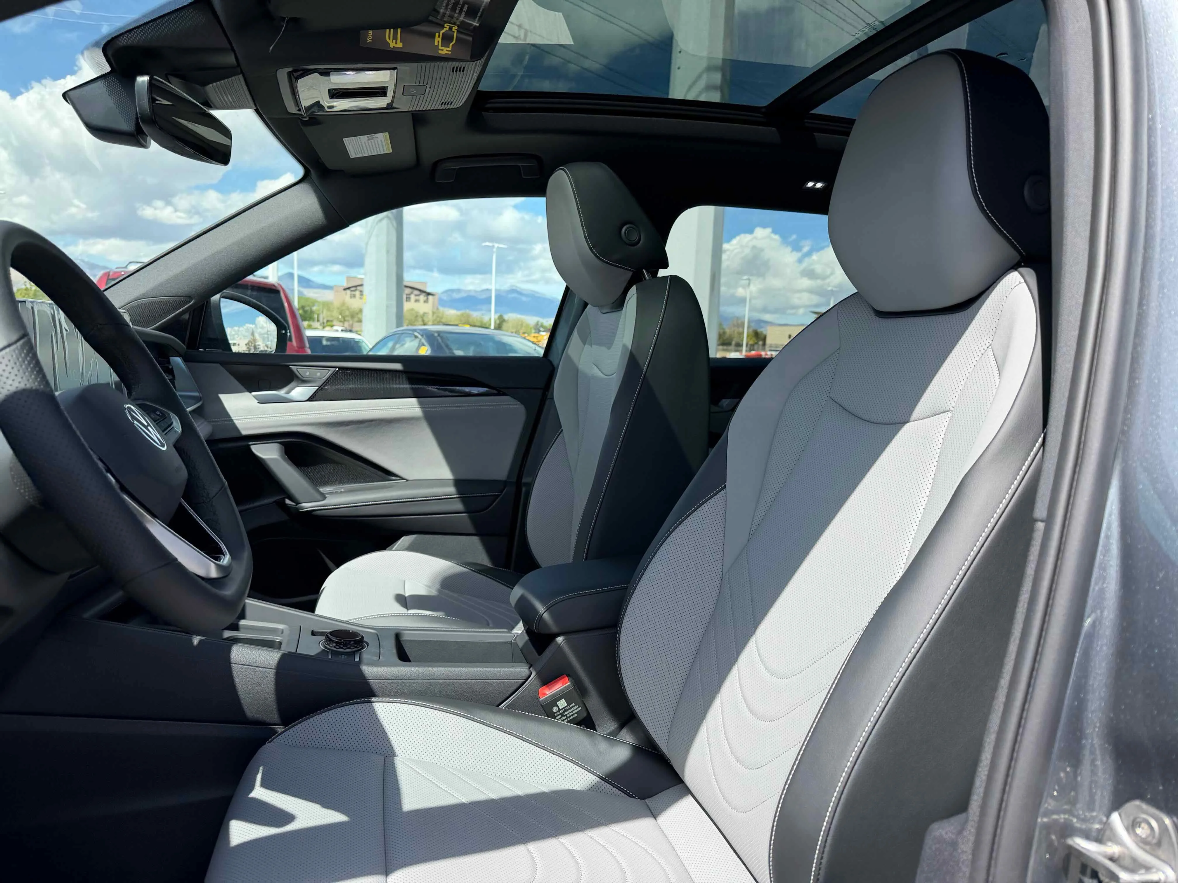 New 2026 Platinum Gray Volkswagen SE R-Line Black image 4