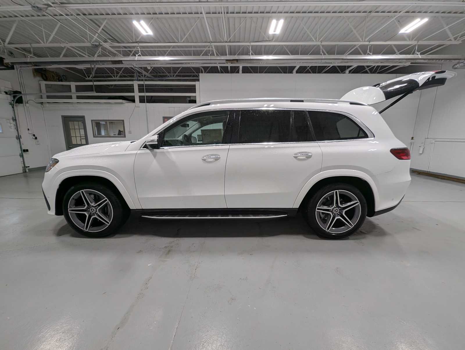 Used 2026 Polar White Mercedes-Benz GLS 450 image 10