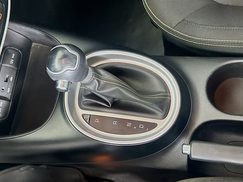 Used 2015 Black Kia Plus image 15