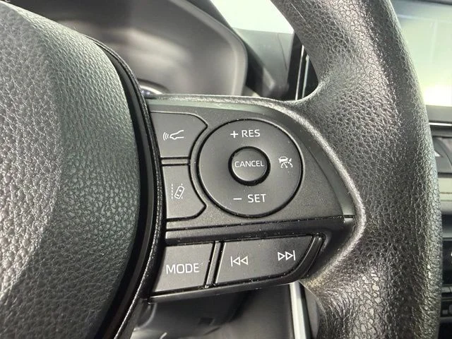 Used 2022  Toyota XLE image 31
