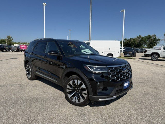 Used 2025 Black Metallic Ford Platinum image 1