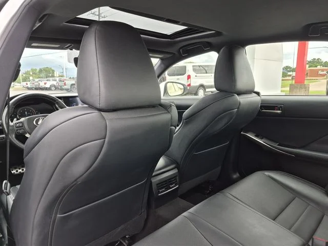 Used 2020 Ultra White Lexus 300 image 16