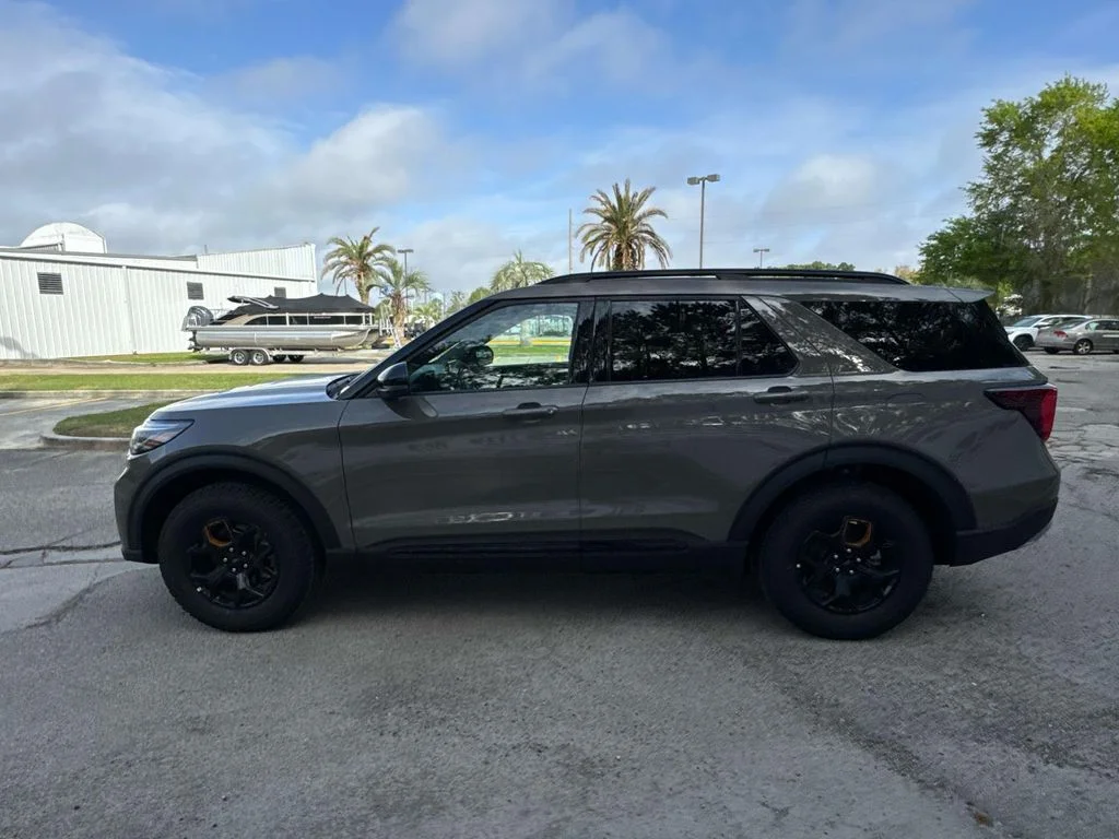 2026 Ford Explorer Tremor - Photo 9