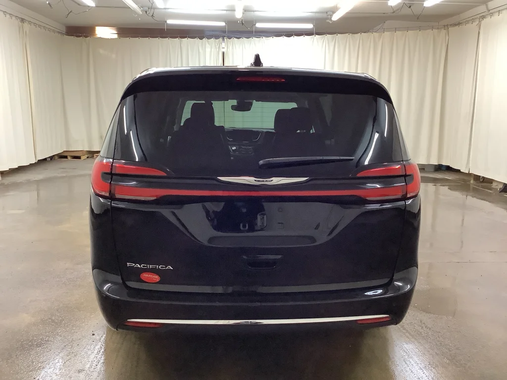Used 2024 Diamond Black Crystal Pearlcoat Chrysler Touring L image 7