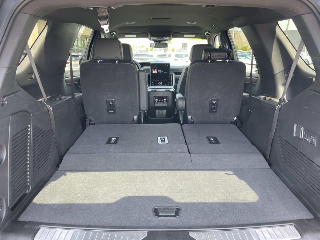 2025 GMC Yukon Denali - Photo 6
