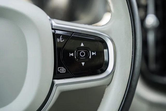 Used 2019 Denim Blue Volvo T5 Inscription image 27