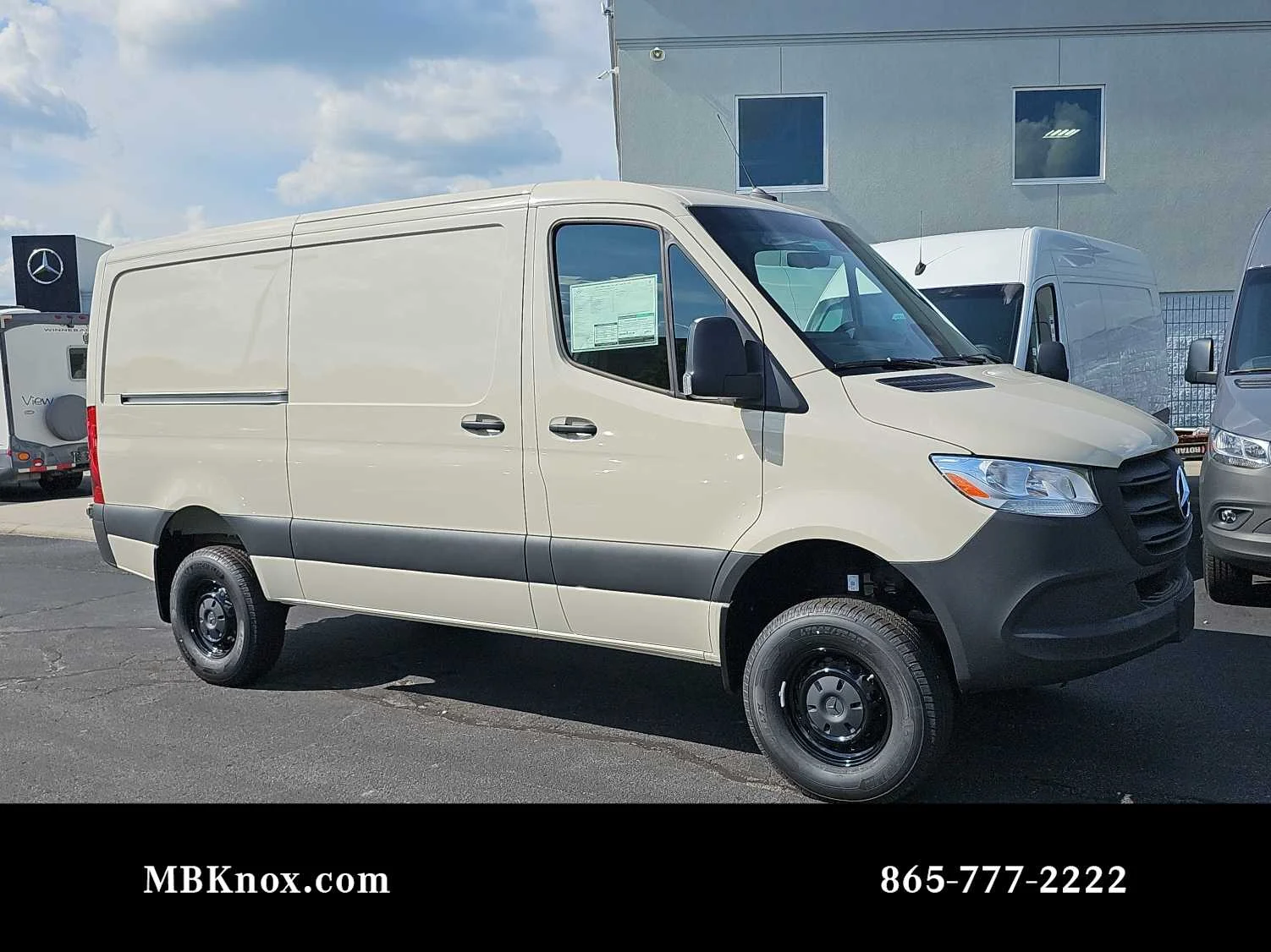 2025 Mercedes-Benz Sprinter 2500 144 WB HO Standard Roof 4x4's photo