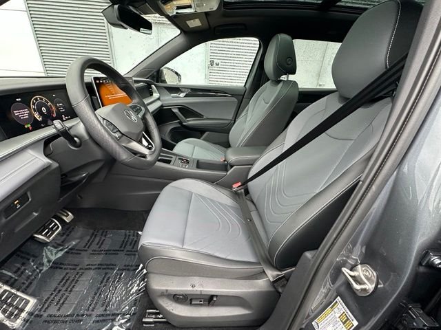 Certified Used 2025 Gray Volkswagen 2.0T SE R-Line Black image 24