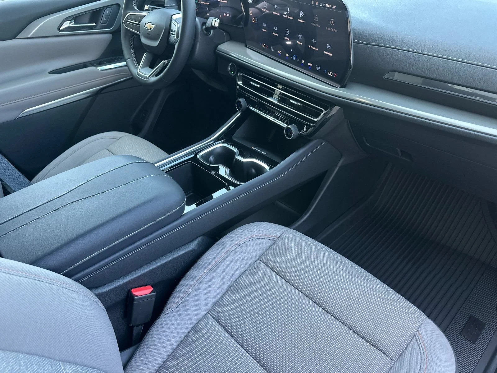 2027 Chevrolet Traverse LT - Photo 16