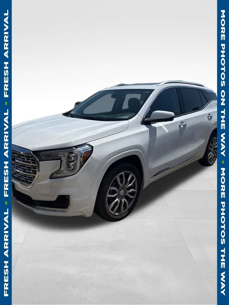 2024 GMC Terrain Denali AWD's photo