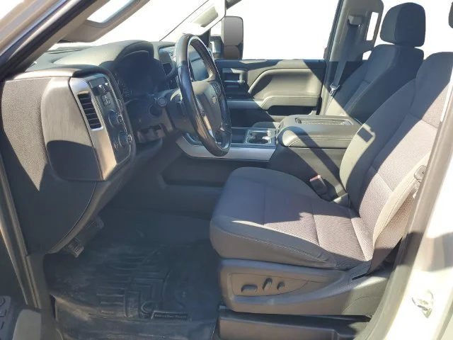 Used 2018 SILVER ICE METALLIC Chevrolet LT image 9