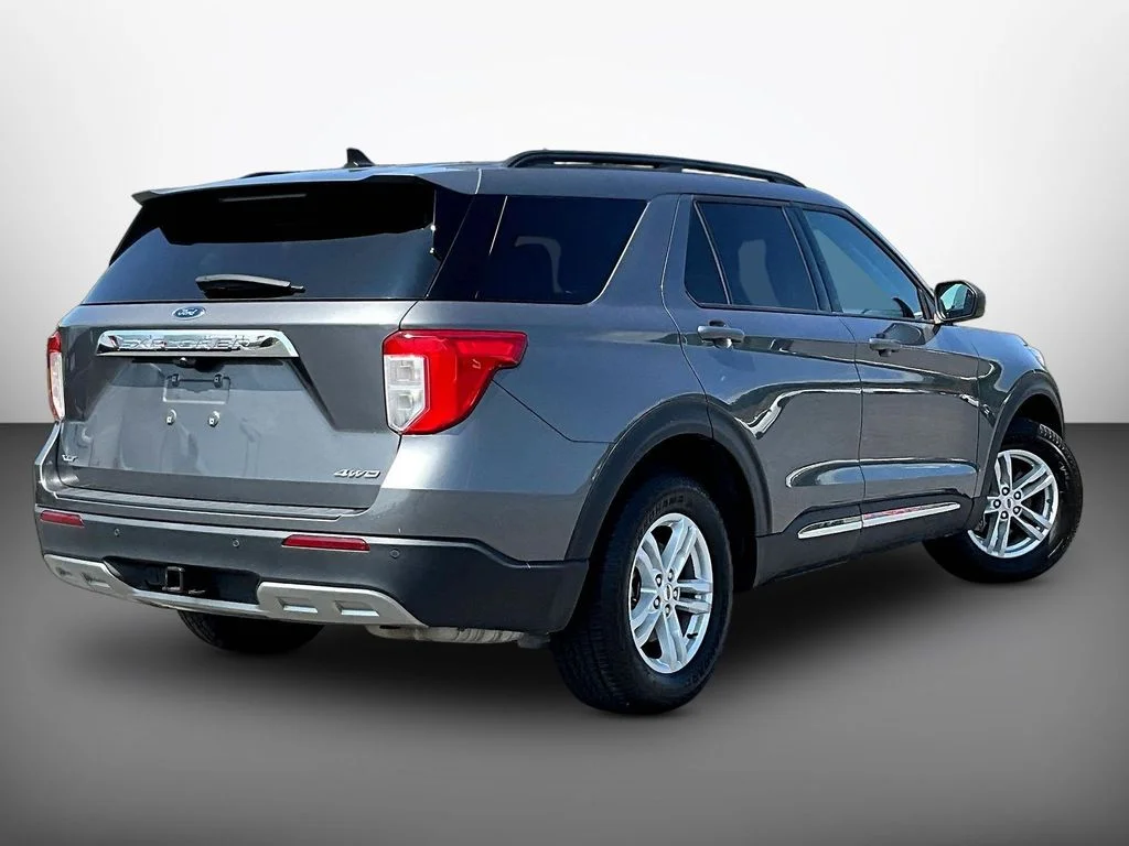 Certified Used 2022 Gray Ford XLT image 6