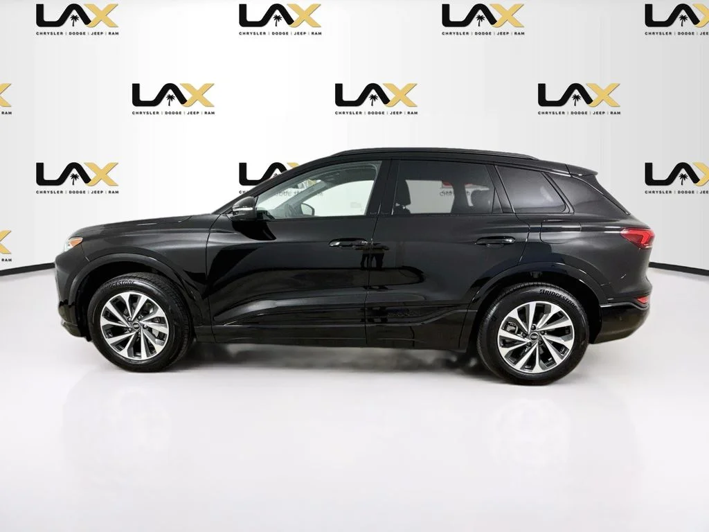 Used 2025 Black Audi Premium Plus image 4