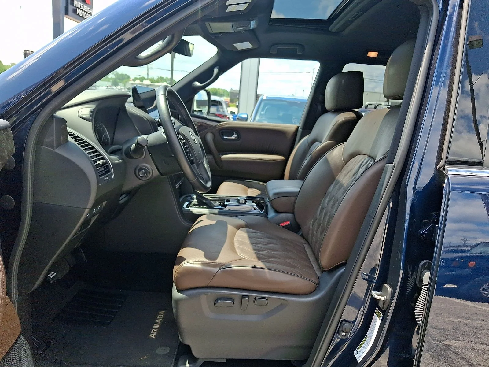 Used 2023 Blue Nissan Platinum image 13
