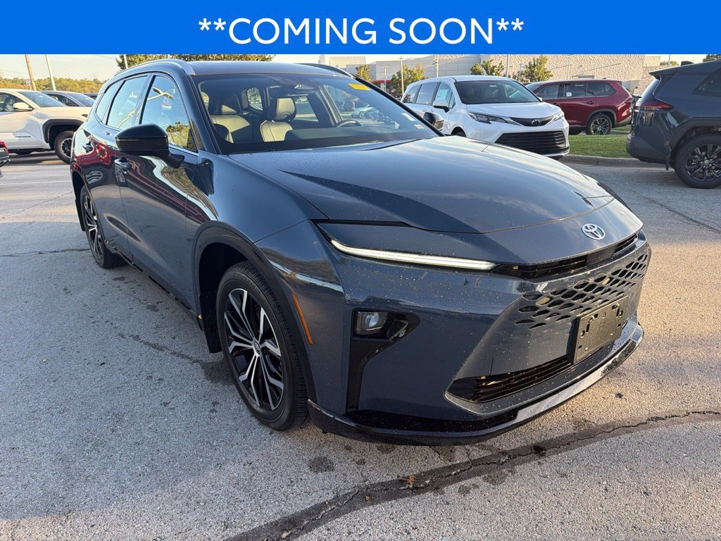 Used 2025 Gray Toyota XLE image 3