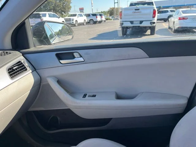 Used 2017 Gray Hyundai Base image 27