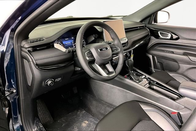 New 2026 Fathom Blue Pearl Coat Jeep Latitude image 8