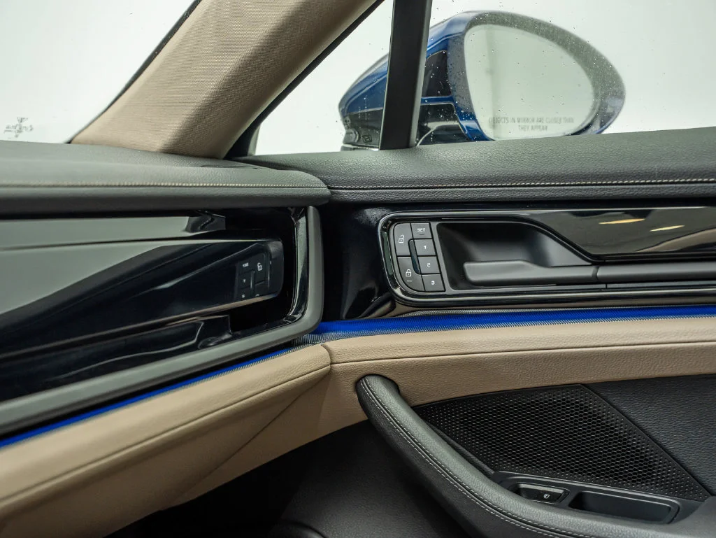 Used 2025 Gentian Blue Metallic Porsche  image 35