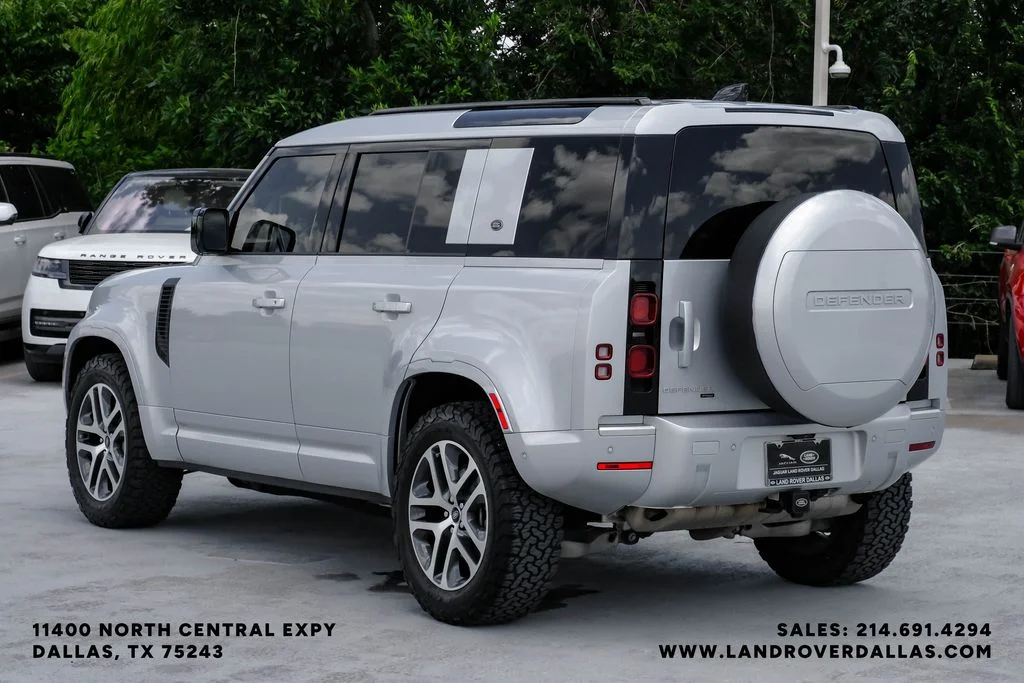 Used 2022 Hakuba Silver Metallic Land Rover XS Edition image 10